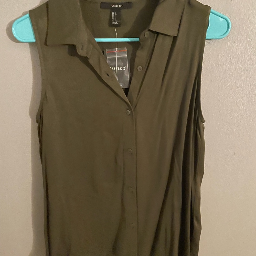 Olive sleeveless button up